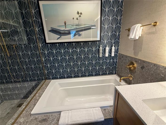 Image No.15-2 Bed Property for sale