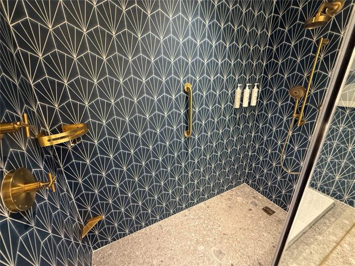 Image No.16-2 Bed Property for sale