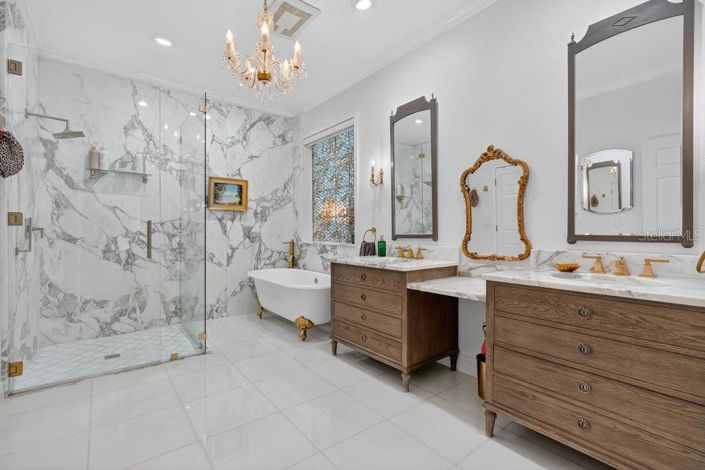 Image No.26-4 Bed Property for sale