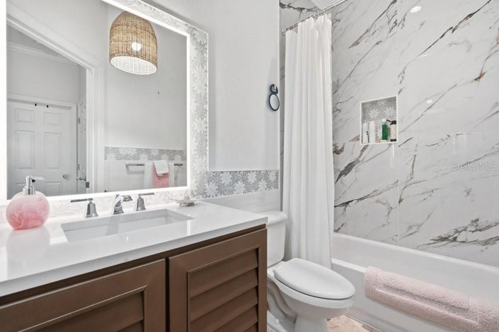 Image No.28-4 Bed Property for sale