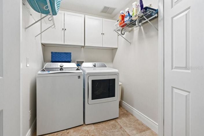 Image No.60-4 Bed Property for sale