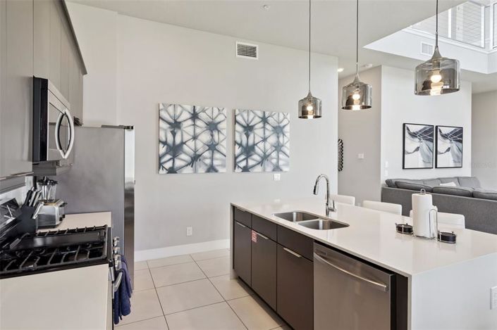 Image No.10-5 Bed Property for sale