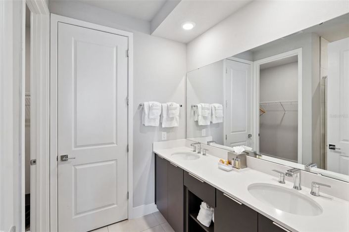 Image No.18-5 Bed Property for sale