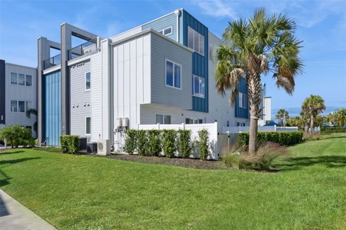 Image No.31-5 Bed Property for sale