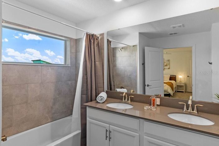 Image No.15-4 Bed Townhouse for sale