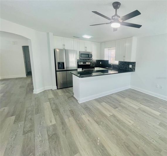 Image No.2-5 Bed Property for sale