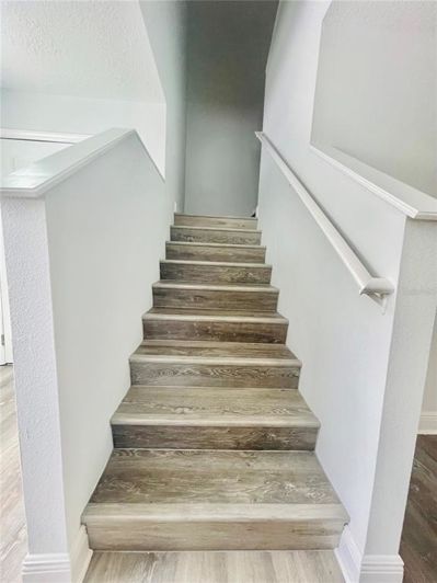 Image No.25-5 Bed Property for sale