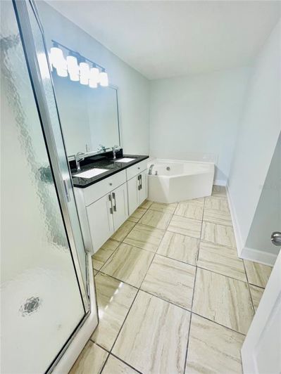 Image No.30-5 Bed Property for sale