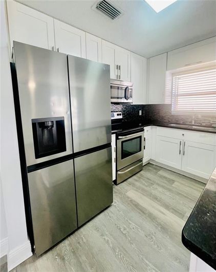 Image No.4-5 Bed Property for sale