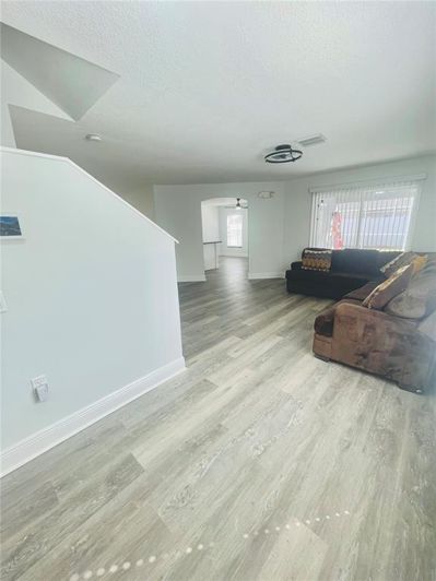 Image No.6-5 Bed Property for sale