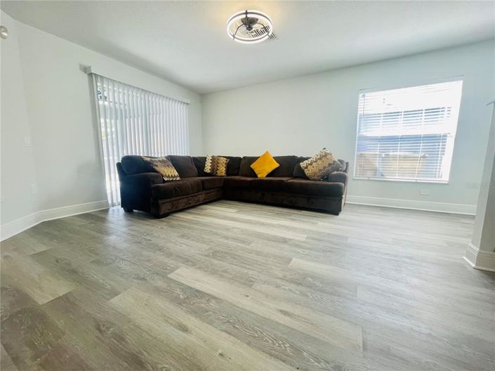 Image No.7-5 Bed Property for sale