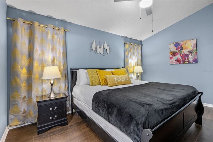 Image No.17-5 Bed Property for sale