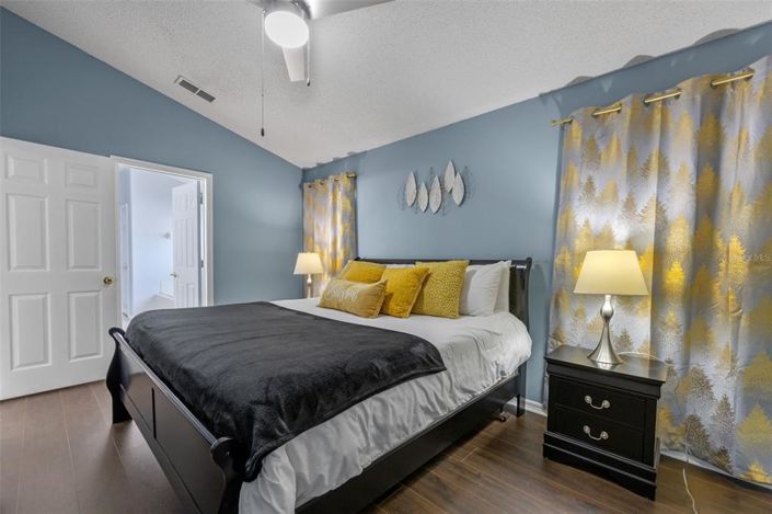 Image No.18-5 Bed Property for sale