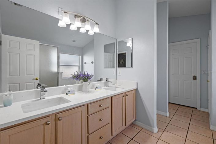 Image No.21-5 Bed Property for sale