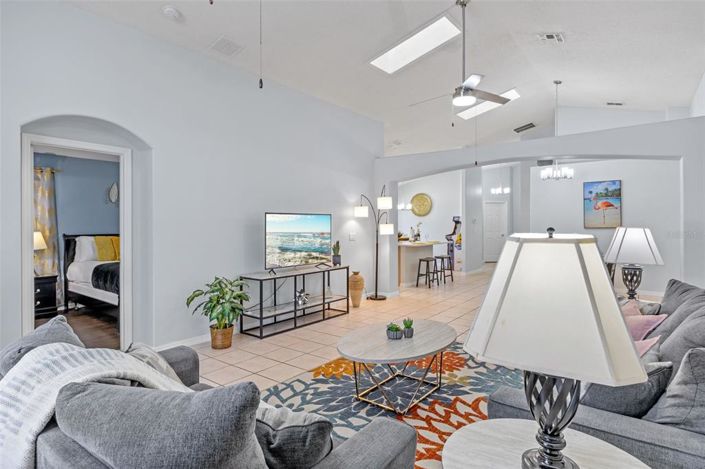 Image No.4-5 Bed Property for sale