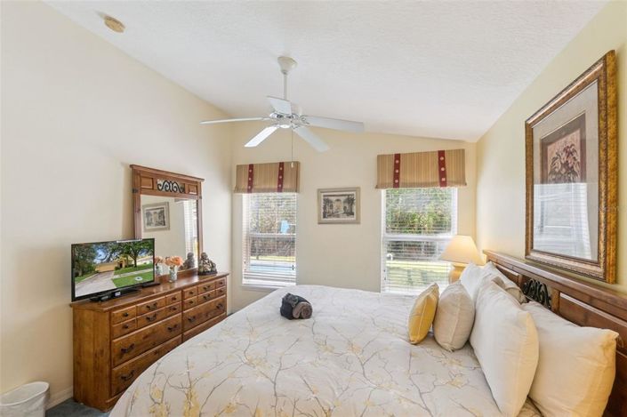 Image No.16-5 Bed Property for sale