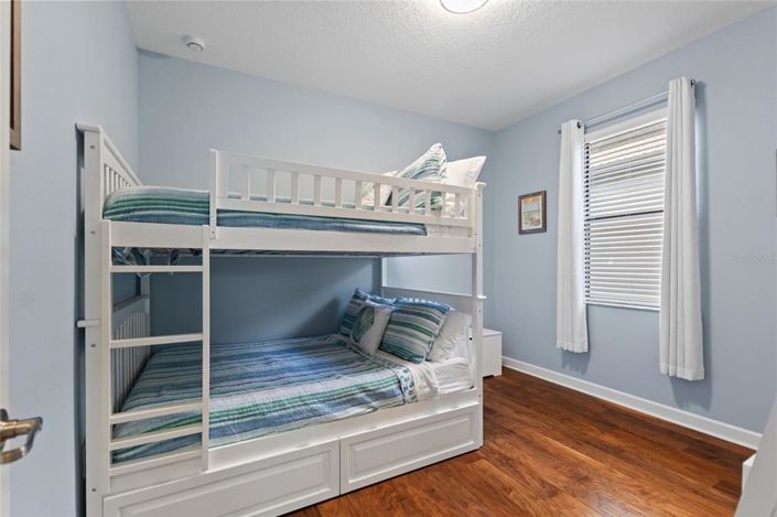 Image No.28-4 Bed Property for sale