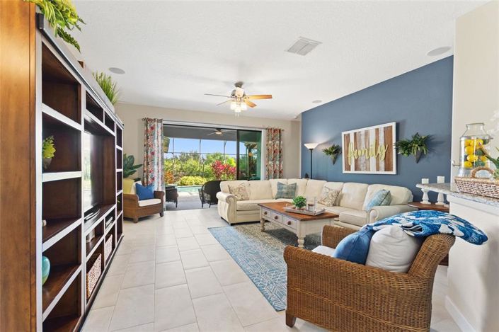 Image No.6-4 Bed Property for sale