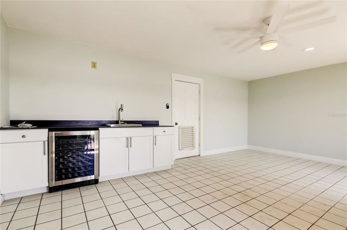 Image No.37-2 Bed Townhouse for sale