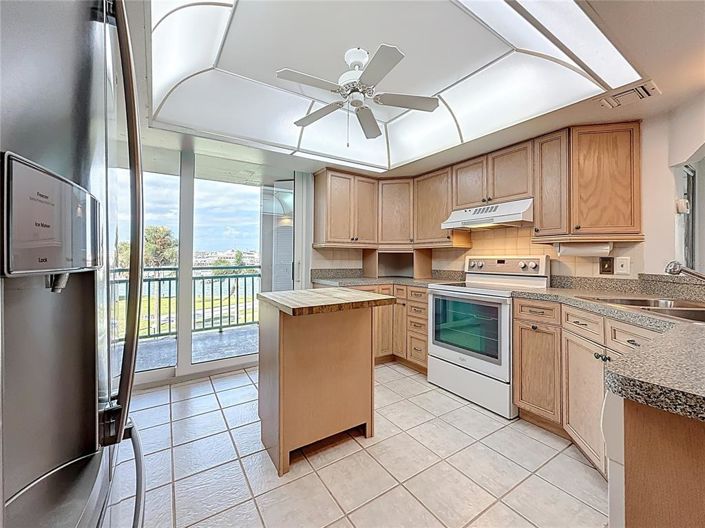 Image No.17-3 Bed Property for sale