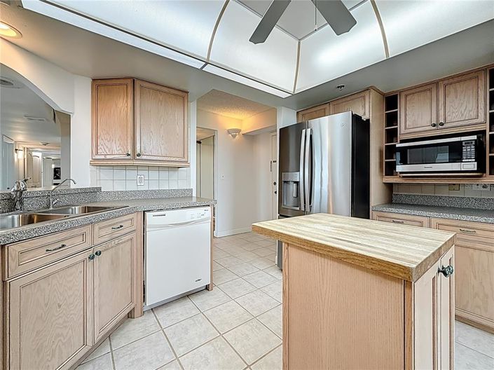 Image No.25-3 Bed Property for sale