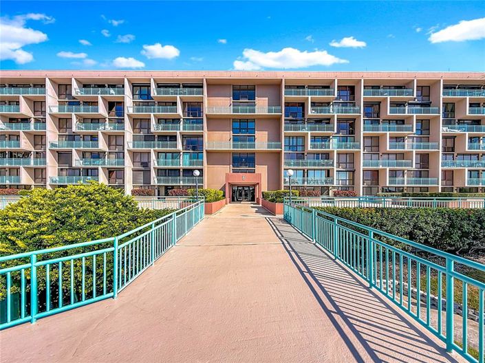 Image No.5-3 Bed Property for sale