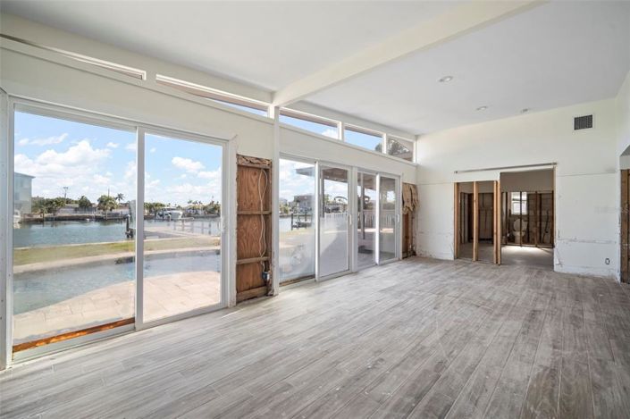 Image No.13-3 Bed Property for sale