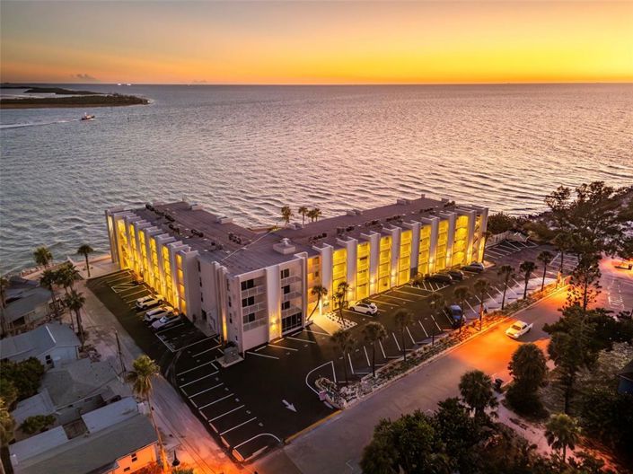 Image No.33-2 Bed Property for sale