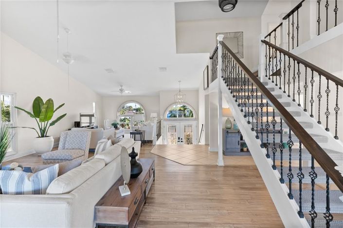 Image No.10-5 Bed Property for sale