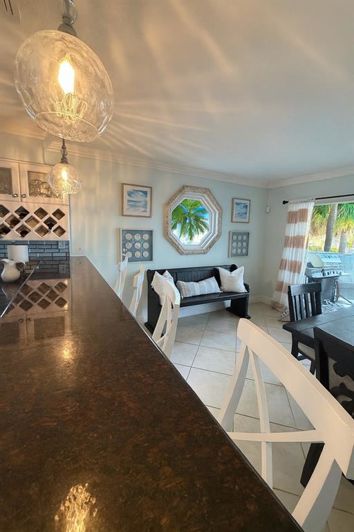 Image No.14-5 Bed Property for sale