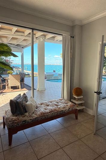 Image No.57-5 Bed Property for sale