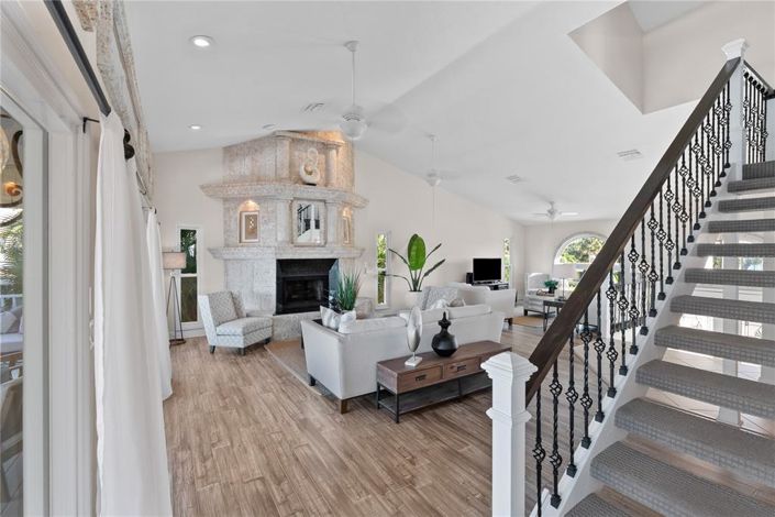 Image No.8-5 Bed Property for sale