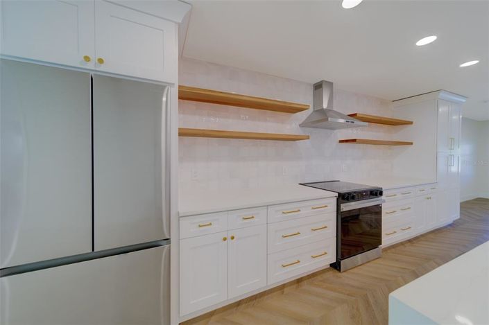 Image No.13-3 Bed Property for sale