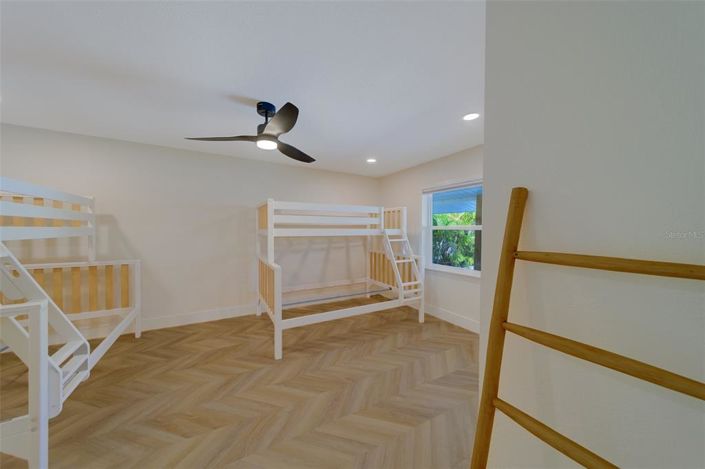 Image No.38-3 Bed Property for sale