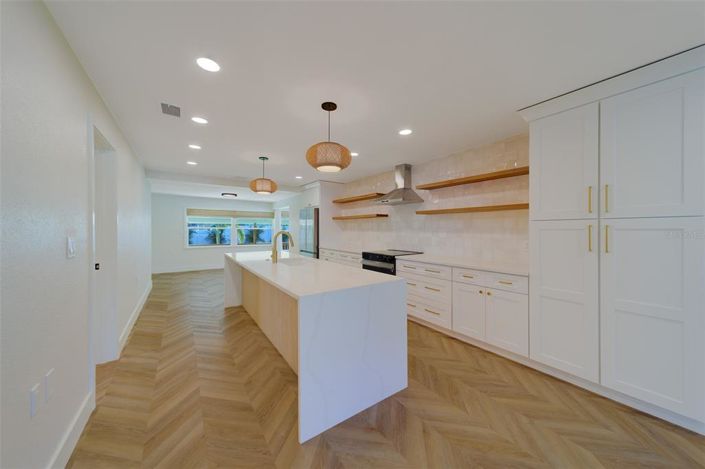 Image No.9-3 Bed Property for sale