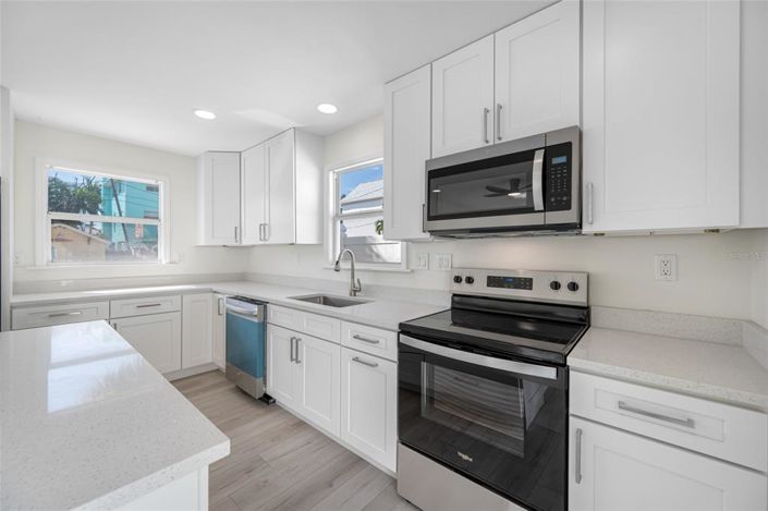 Image No.11-3 Bed Property for sale