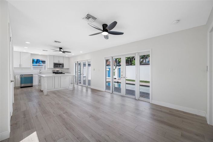 Image No.14-3 Bed Property for sale