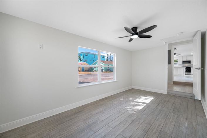 Image No.20-3 Bed Property for sale