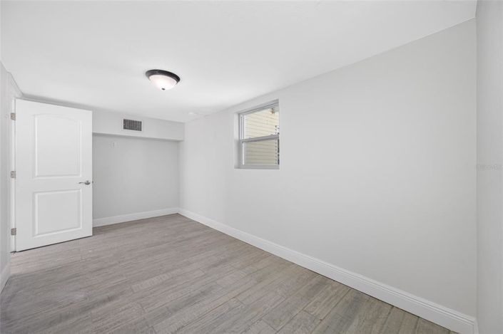 Image No.25-3 Bed Property for sale