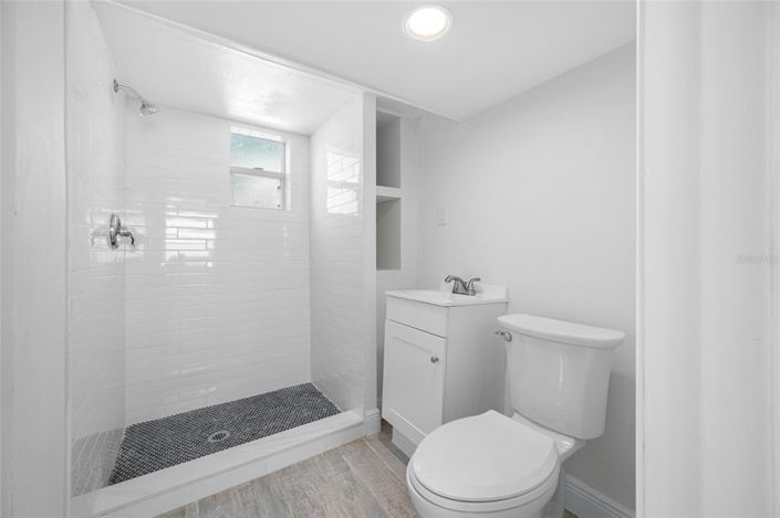 Image No.26-3 Bed Property for sale