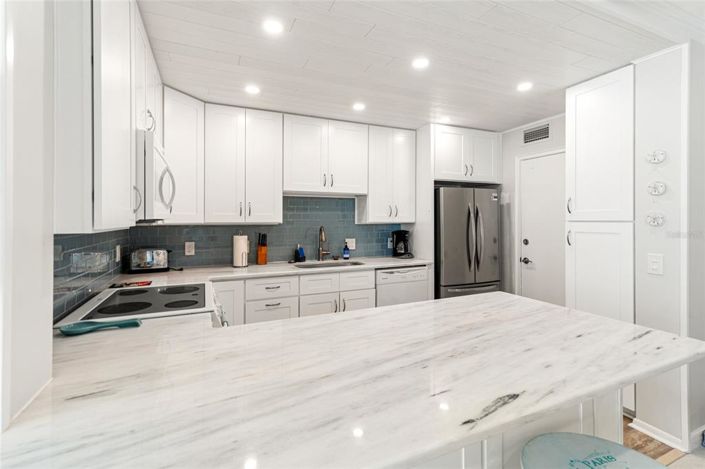 Image No.22-2 Bed Property for sale