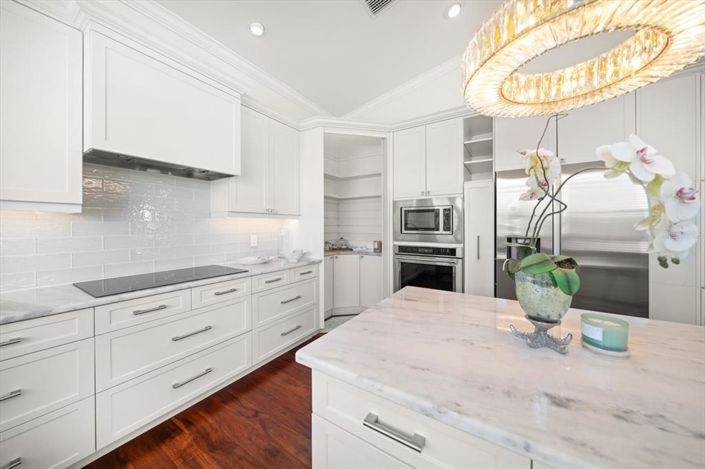 Image No.11-3 Bed Property for sale