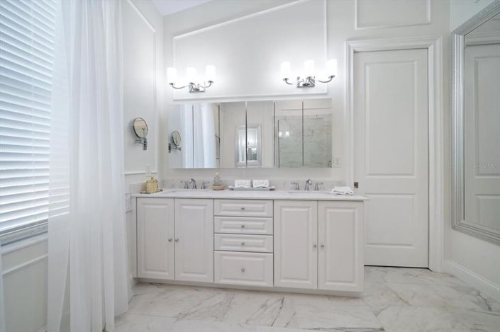 Image No.25-3 Bed Property for sale