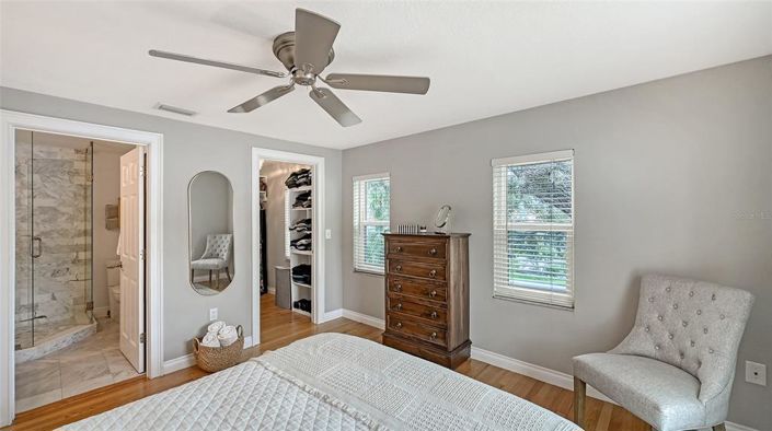 Image No.17-4 Bed Property for sale