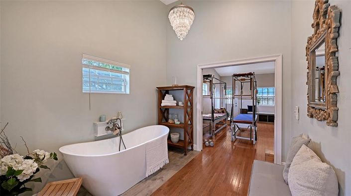 Image No.23-4 Bed Property for sale