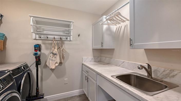 Image No.28-4 Bed Property for sale