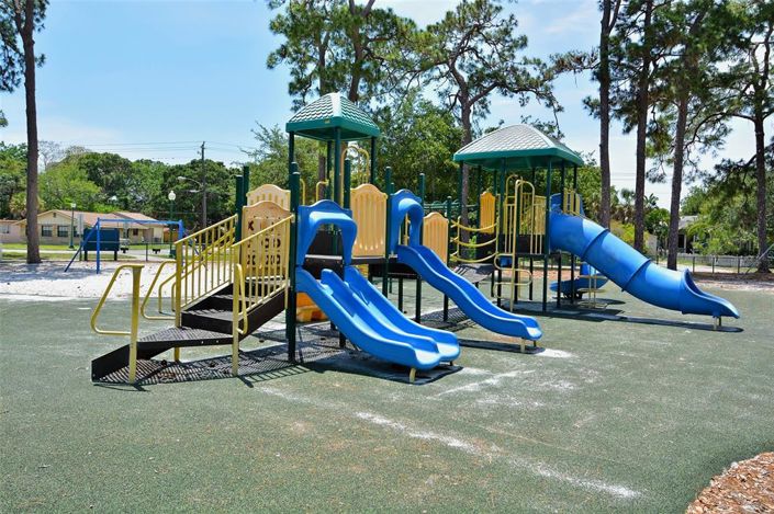 Image No.48-4 Bed Property for sale