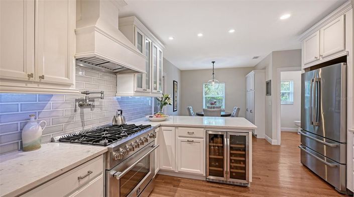 Image No.9-4 Bed Property for sale