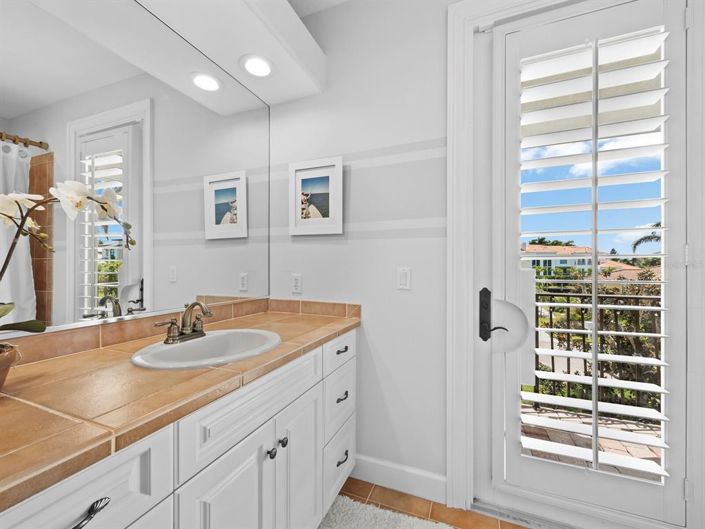 Image No.23-4 Bed Property for sale