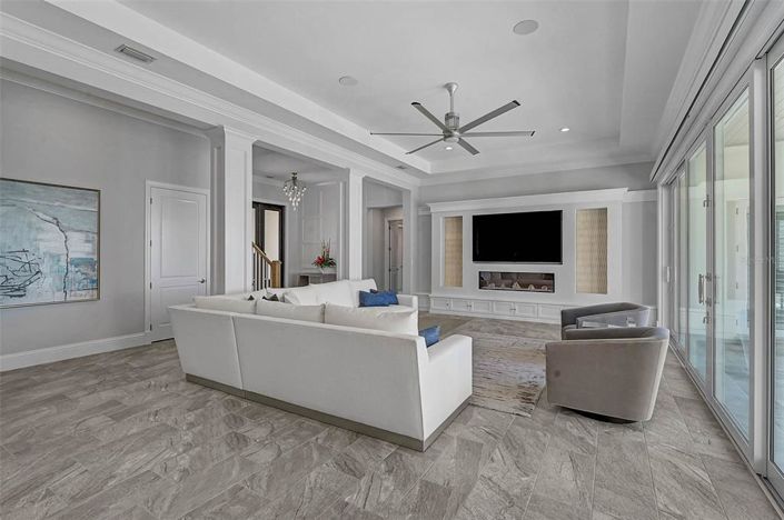 Image No.12-5 Bed Property for sale